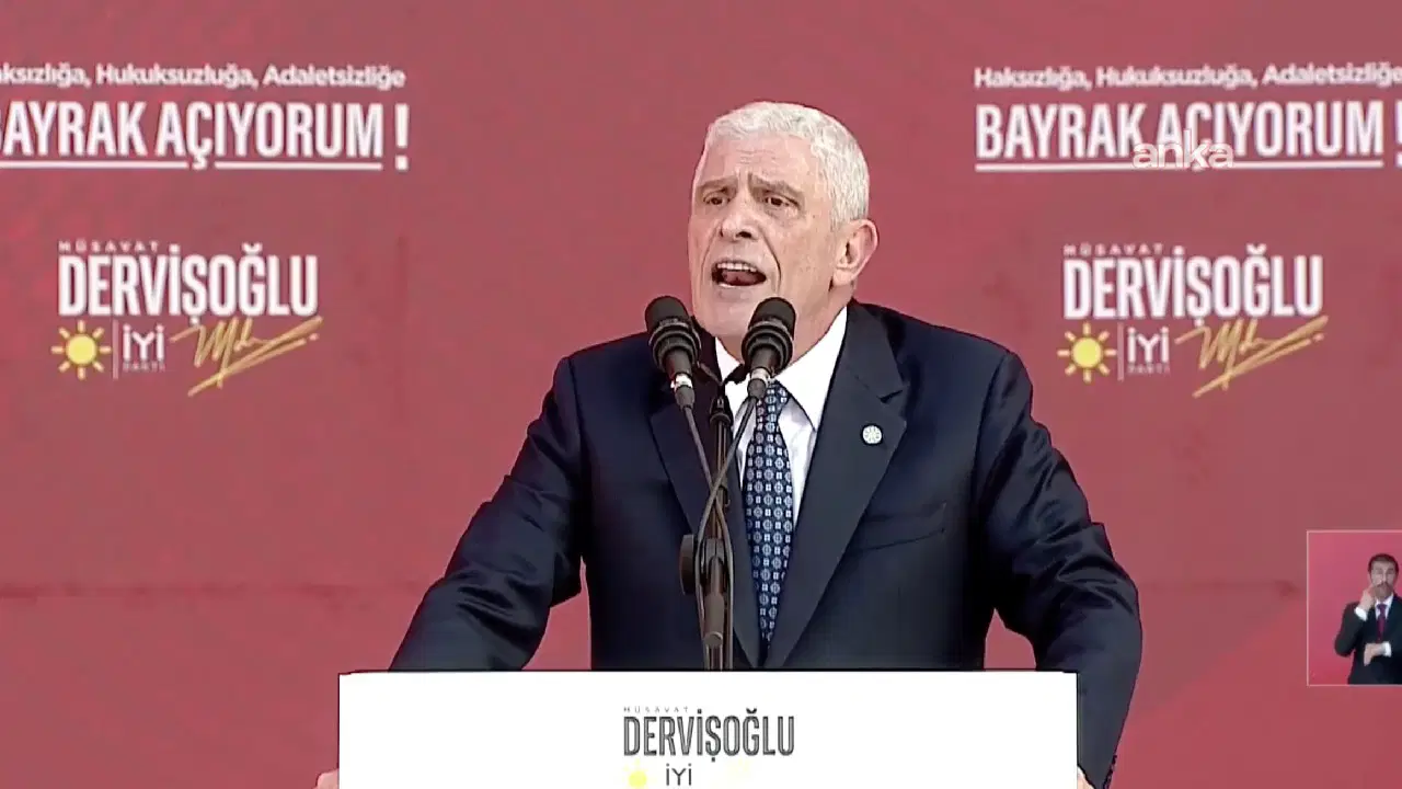 İYİ Parti'nin Bayrak Mitingi Ankara'da Coşkuyla Başladı