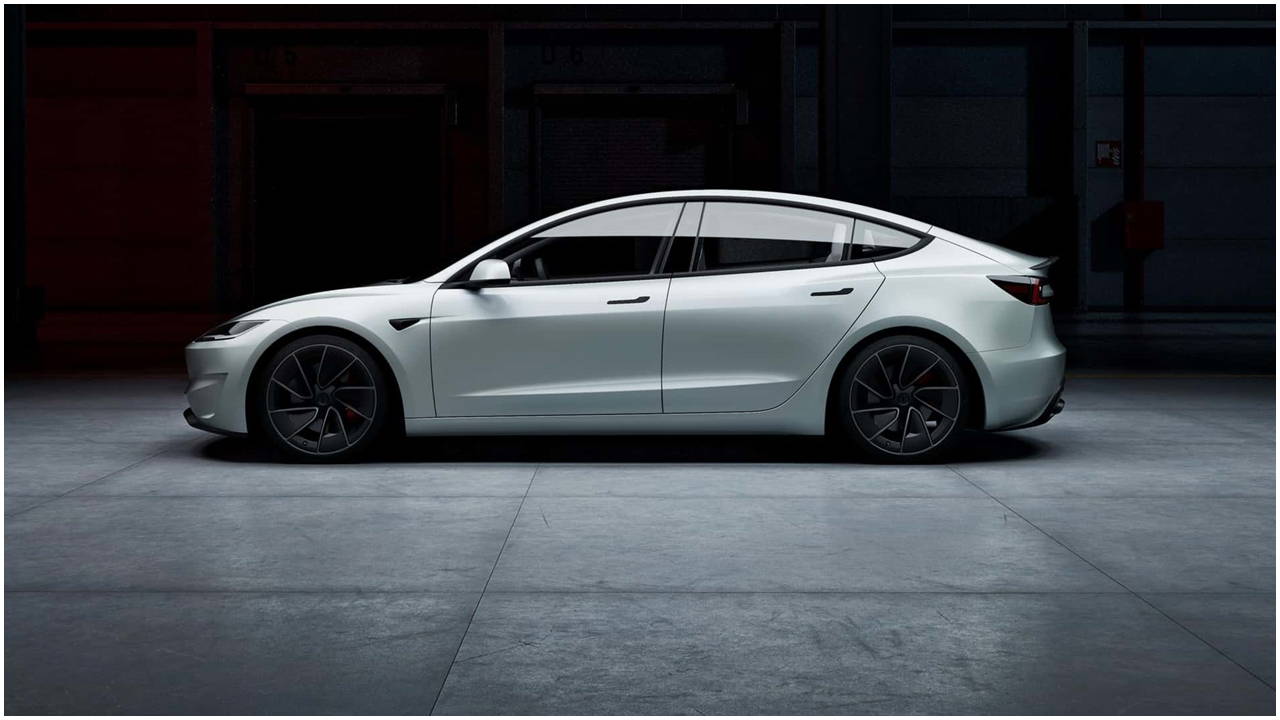 Tesla fiyatları düşüyor! Model 3 ve Model Y’nin standart versiyonları tanıtıldı! İşte Türkiye fiyatları ve satış tarihi...