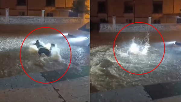 Mardin'de sağanakta göle dönen sokakta yüzdü