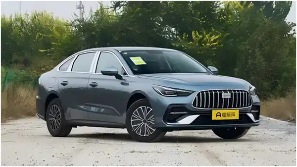 Togg'un 4'te 1 fiyatına 1700 km menzilli yeni sedan... 