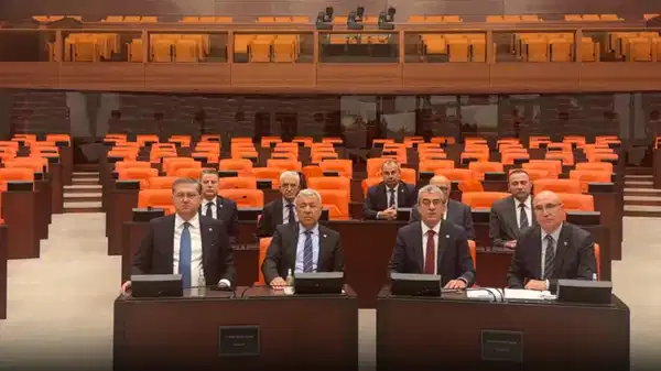 AKP'nin emekli aylığı teklifi belli oldu: CHP, Meclis'teki eylemine devam edecek