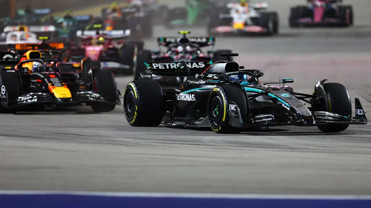 Formula 1 Singapur GP'de kazanan George Russell!