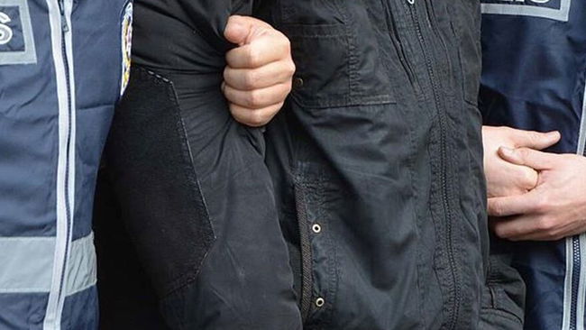 Okul saldırılarını övdü, arkadaşlarını tehdit etti