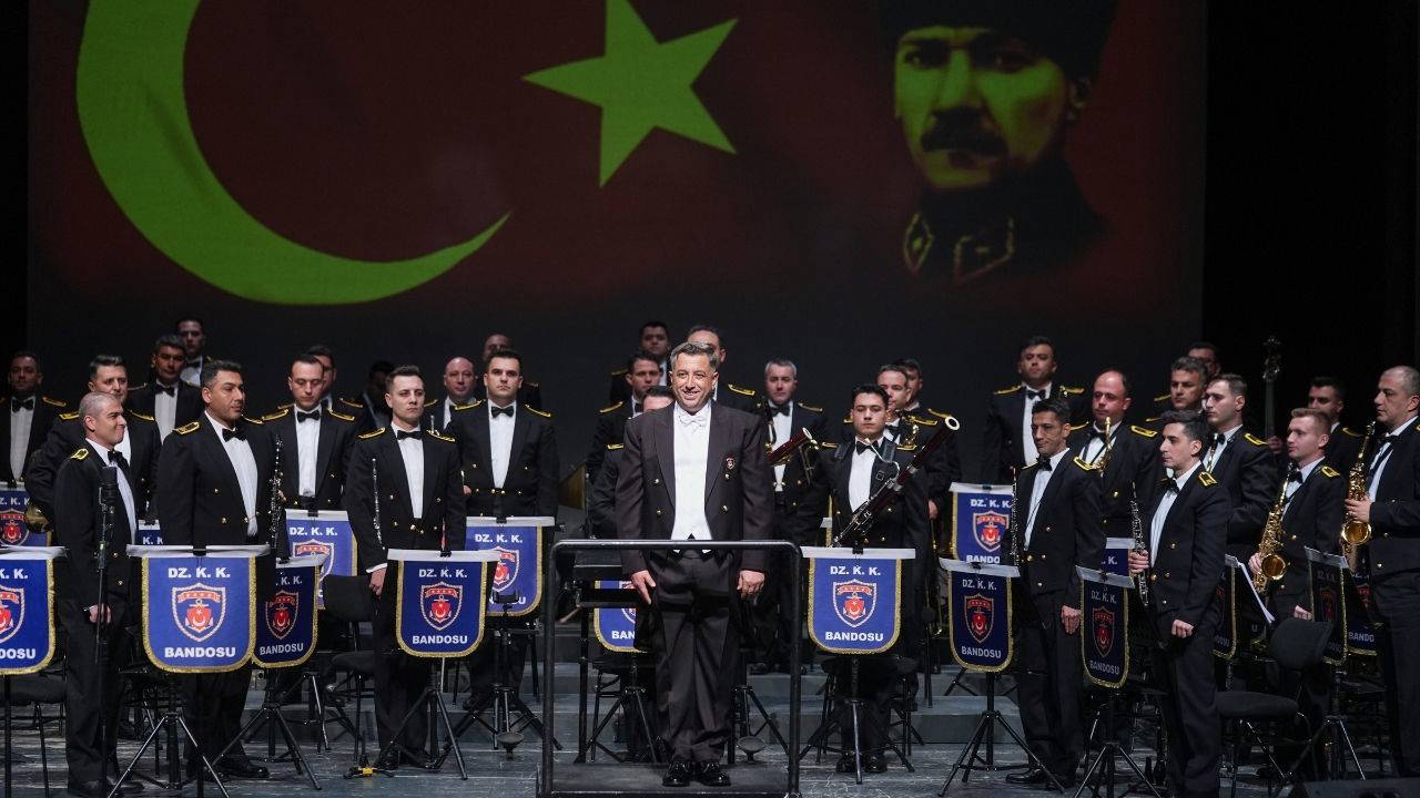 ADOB ve Deniz Kuvvetleri Komutanlığı Bandosu Cumhuriyet Bayramı konseri verdi