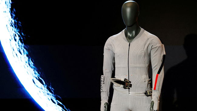 Prada, NASA için tasarladığı yeni giysiyi duyurdu