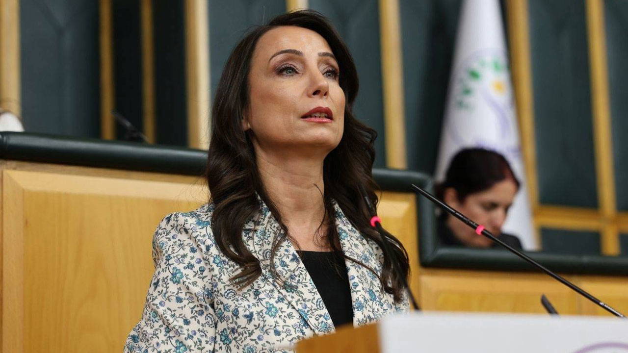 Son Dakika... DEM Parti Grup Toplantısı başladı: Tülay Hatimoğulları konuşuyor