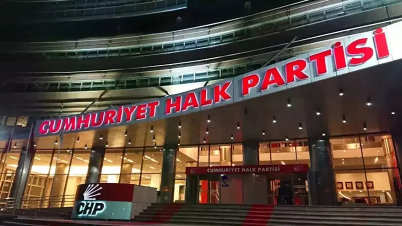CHP'nin eski ilçe başkanları partiden ihraç edildi