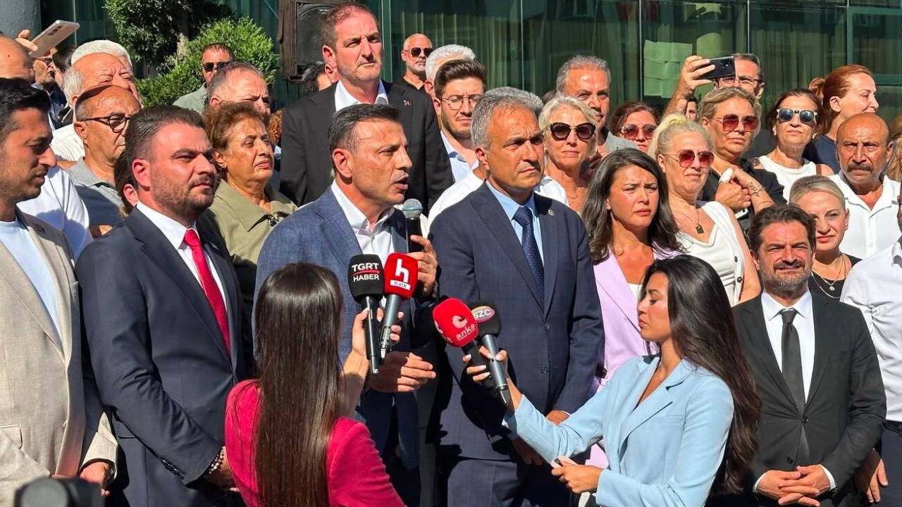Sinem Dedetaş'ın gözaltına alınmasına Özgür Çelik’ten tepki: ‘İki yıldır belediye başkanlarına psikolojik işkence uygulanıyor’