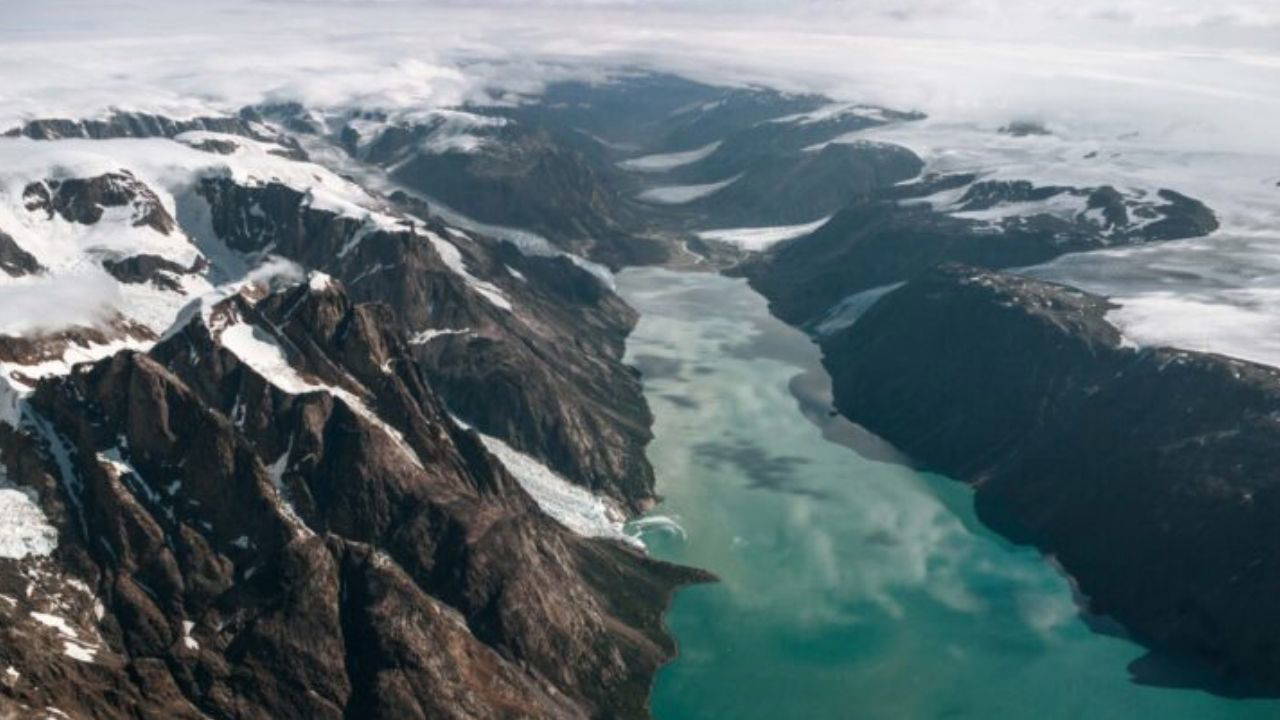 Grönland’da yaşam: Buzlarla kaplı adada bir yıl nasıl geçer?