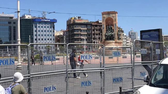 İstanbul'da 'Onur Yürüyüşü' ablukası