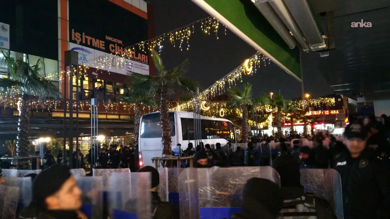 DEM Parti'nin basın açıklamasında 4 gözaltı