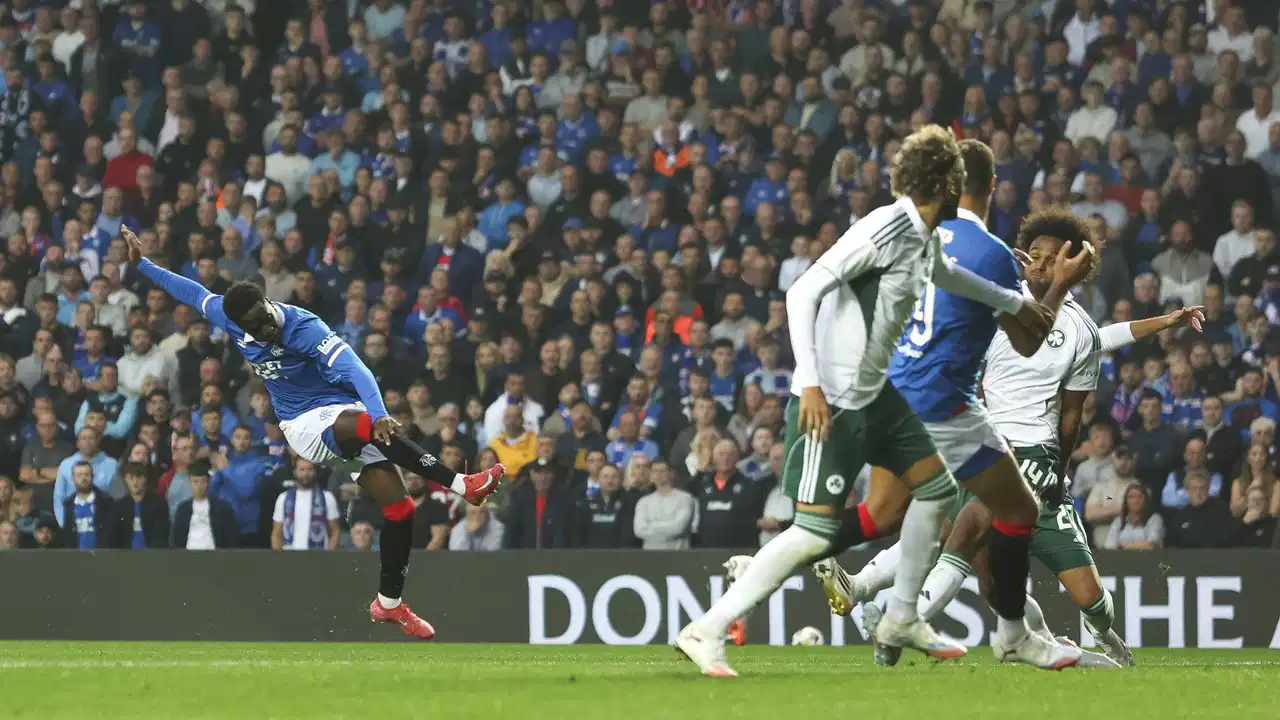 Rangers evinde Panathinaikos'u rahat geçti!