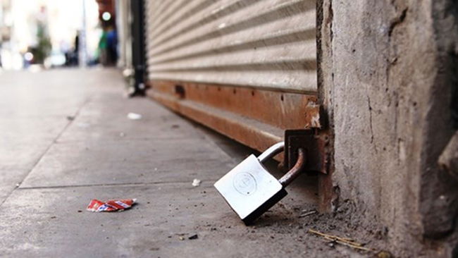 Esnaf savaşın kurbanı oldu