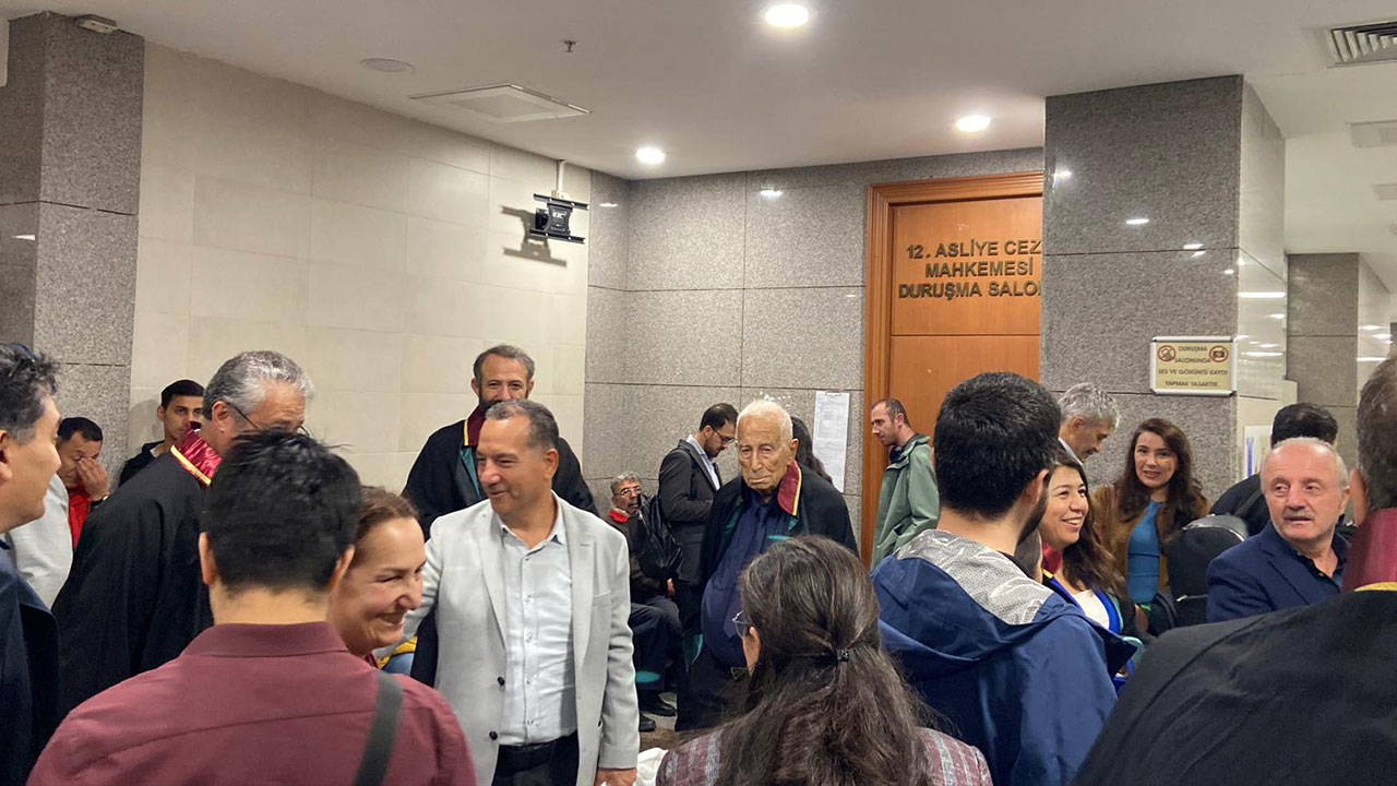Cumartesi Anneleri'nin eyleminde avukat Murat Çelik'i darbederek gözaltına alan 5 polisin ilk duruşması görüldü