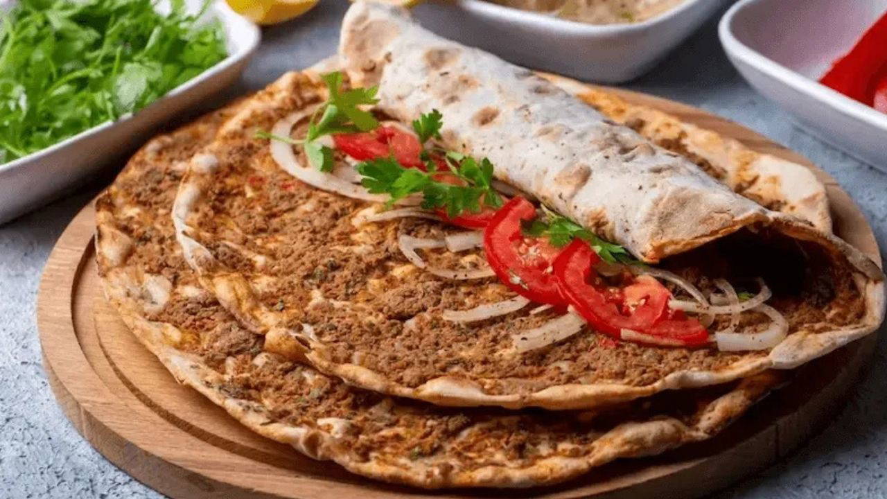 Pratik ve lezzetli tarif: Evde lahmacun keyfi