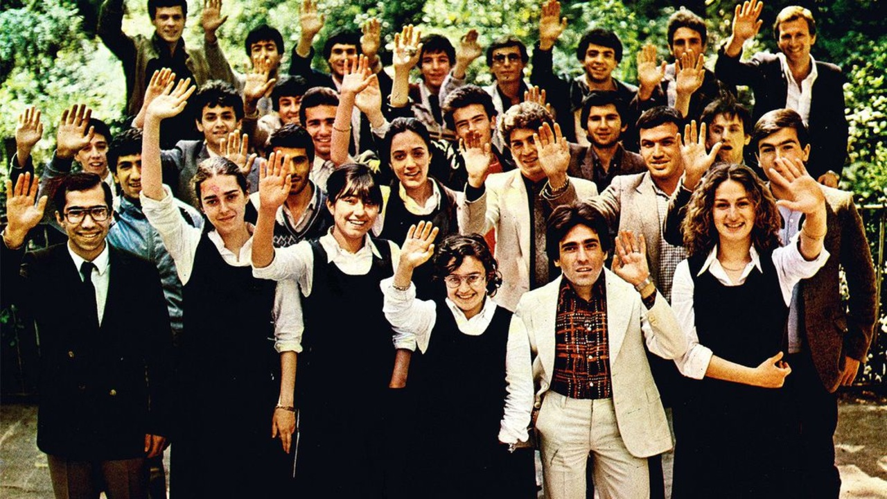 Hababam Sınıfı Güle Güle filminin konusu ne? Hababam Sınıfı Güle Güle filminin oyuncuları kim?