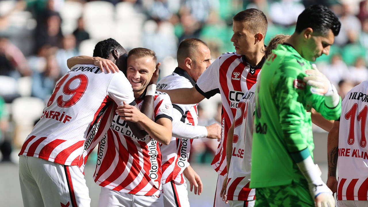 Samsunspor, Konyaspor karşısında üç puanı üç golle aldı!