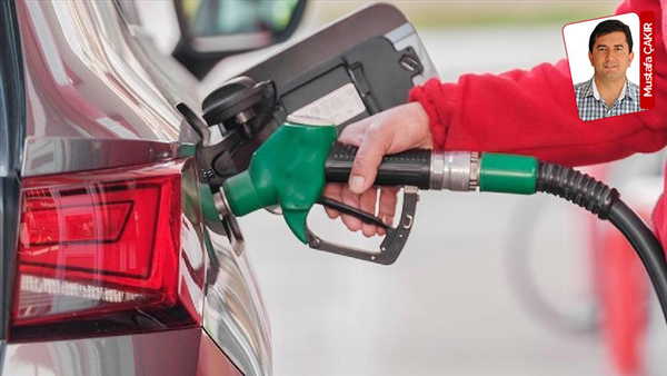 Cumhurbaşkanı Yardımcısı Yılmaz’ın akaryakıt fiyatlarına yönelik sözleri tartışma yarattı: İktidar KDV’yi kaldırdığını sanıyor!