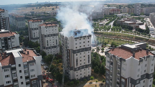 İstanbul'da binada korkutan yangın