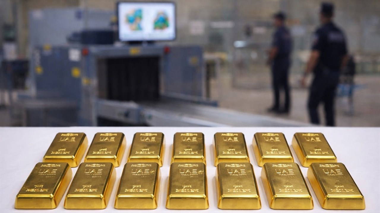 1 kilo altın rüşvet almakla suçlanan polis ve güvenlik görevlisine 12'şer yıla kadar hapis talebi