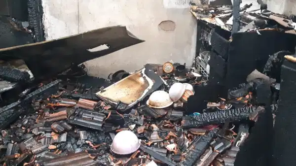 Kocaeli'de fırtına yangın çıkardı: 2 yaralı