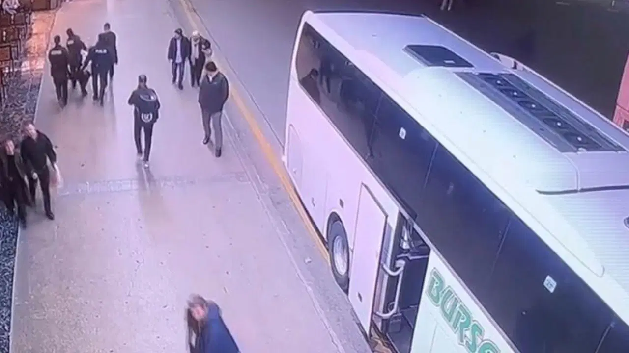O anlar kamerada... Konya'da babasını öldürmüştü: Bursa'da otogarda yakalandı
