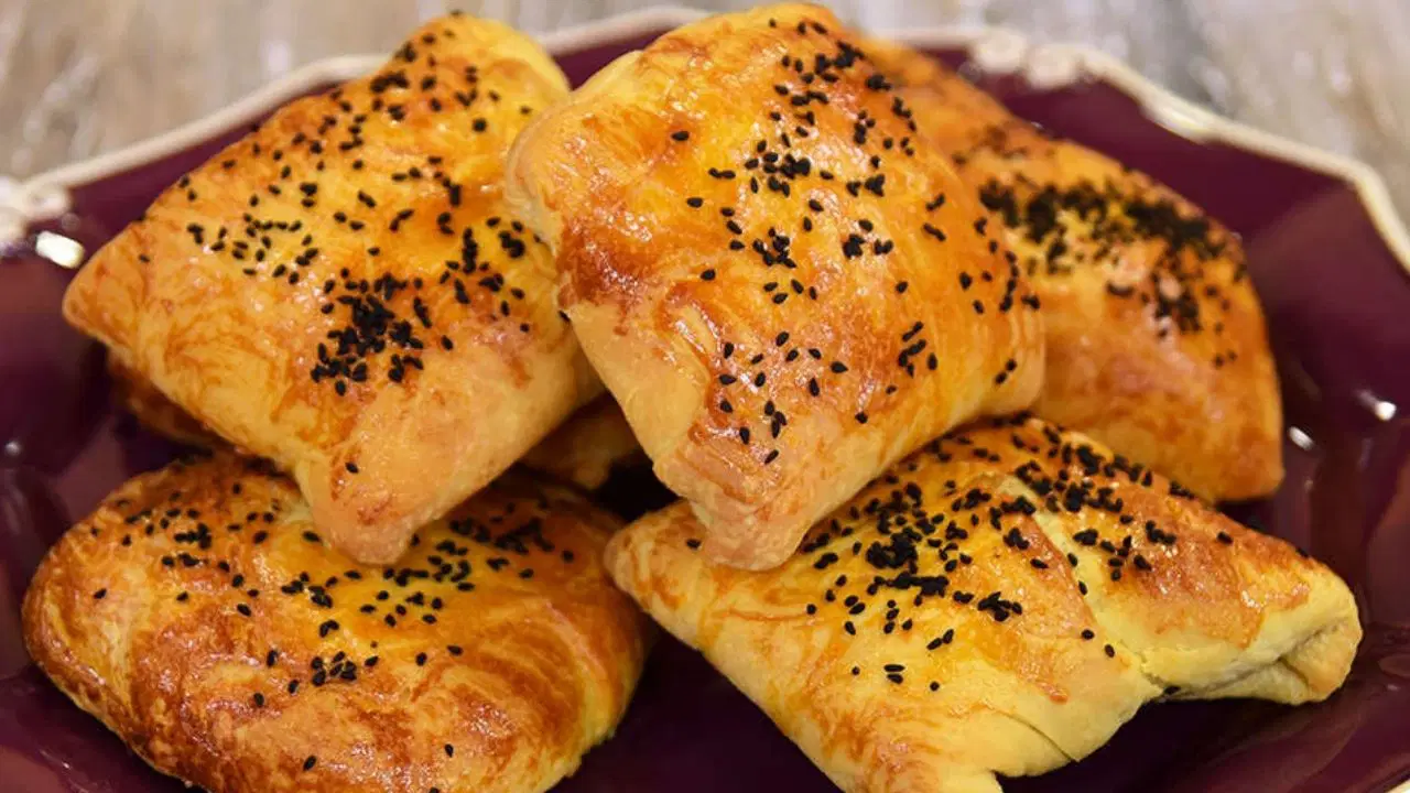 Dışı çıtır, içi bol harçlı klasik lezzet: Talaş böreği tarifi