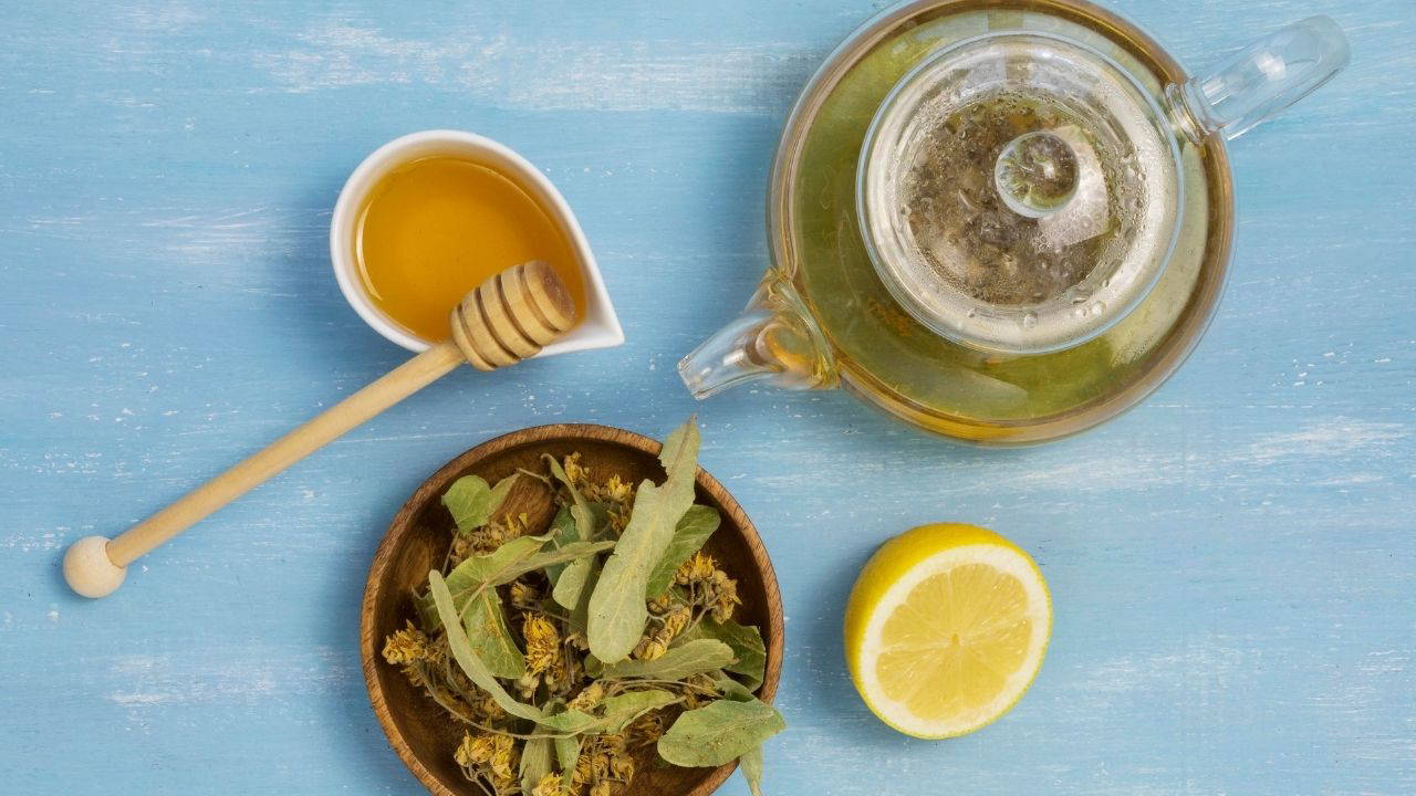 İnatçı öksürüğü kesen ıhlamur-bal-limon mucizesi...