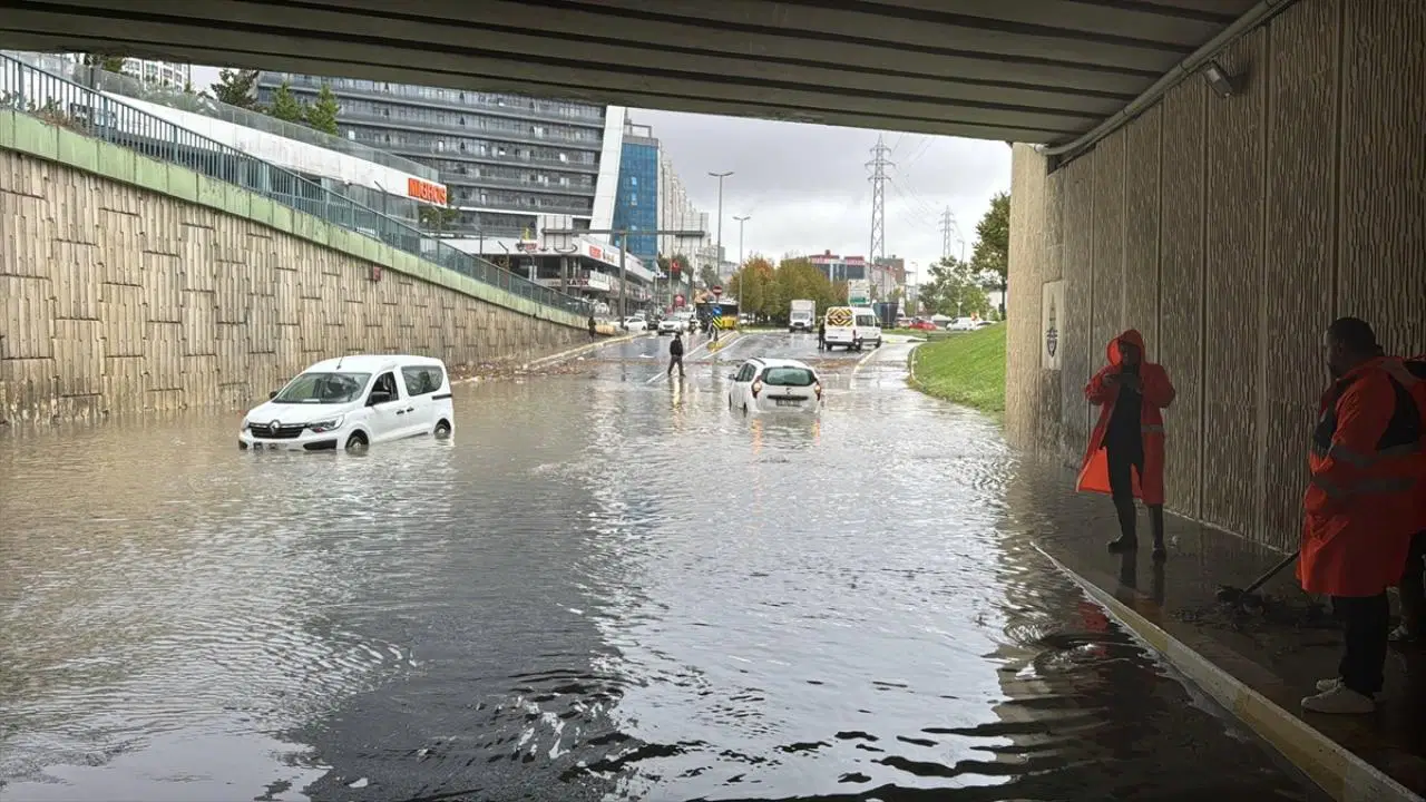48 ile sarı, 5 ile turuncu kodlu meteorolojik uyarı! 'Marmara'da çok kuvvetli yağış bekleniyor'