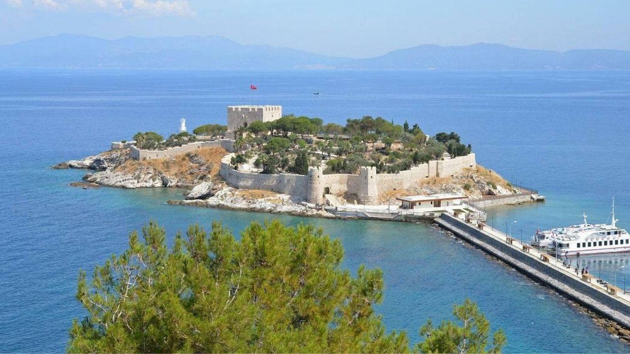 Kuşadası'nda Deniz Ticaret Tarihi Müzesi'ne yoğun ilgi