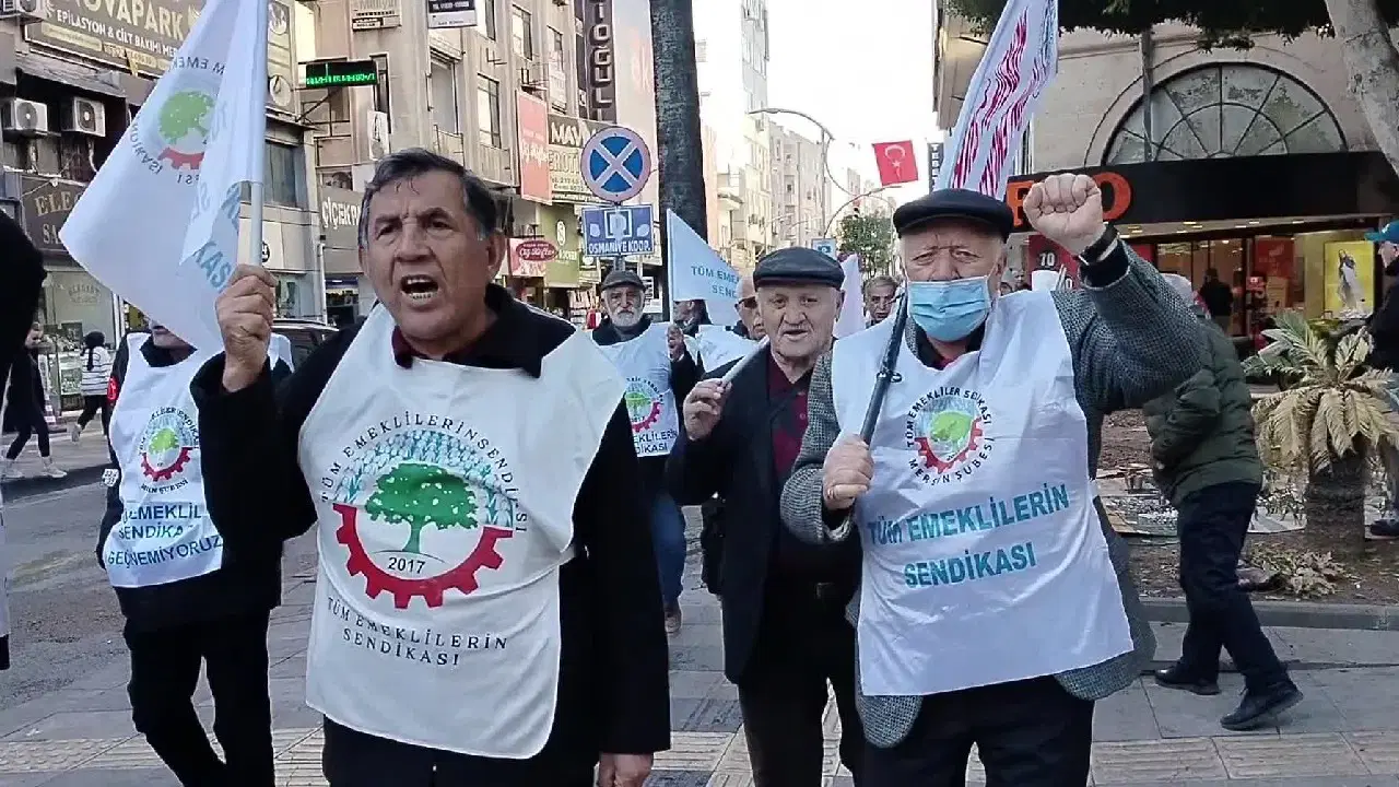 Emekliler eylemde: 'Artık susmayacağız, evlerimize kapanmayacağız'