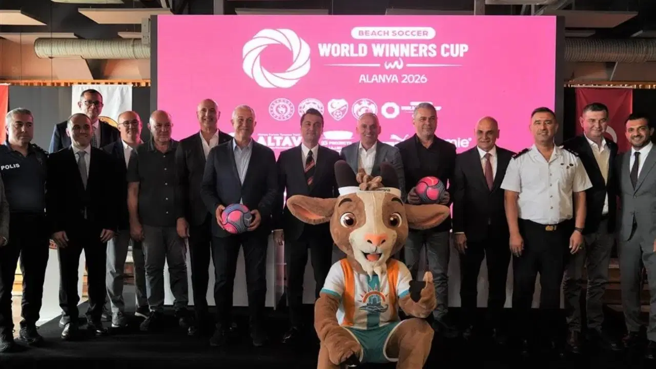 Dünya plaj futbolu 7 yıl sonra Alanya’ya dönüyor