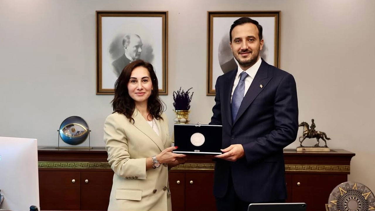 AKP'ye geçen Gürzel'in makamında değişiklik