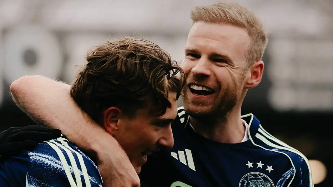 Telstar 10 kişi kaldı: Ajax 5 gollü maçta üç puanı aldı!