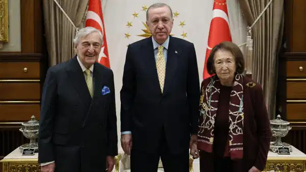 Erdoğan, Rahmi Koç ve Semahat Arsel'i Cumhurbaşkanlığı Sarayı'nda kabul etti