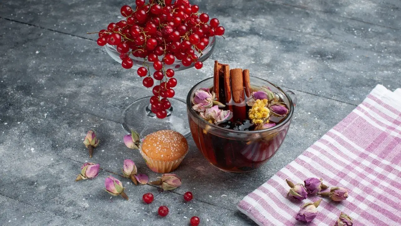 Bağışıklığı zırh gibi koruyan doğal antibiyotik: Kuşburnuna sadece 3 adet eklemek yeterli...