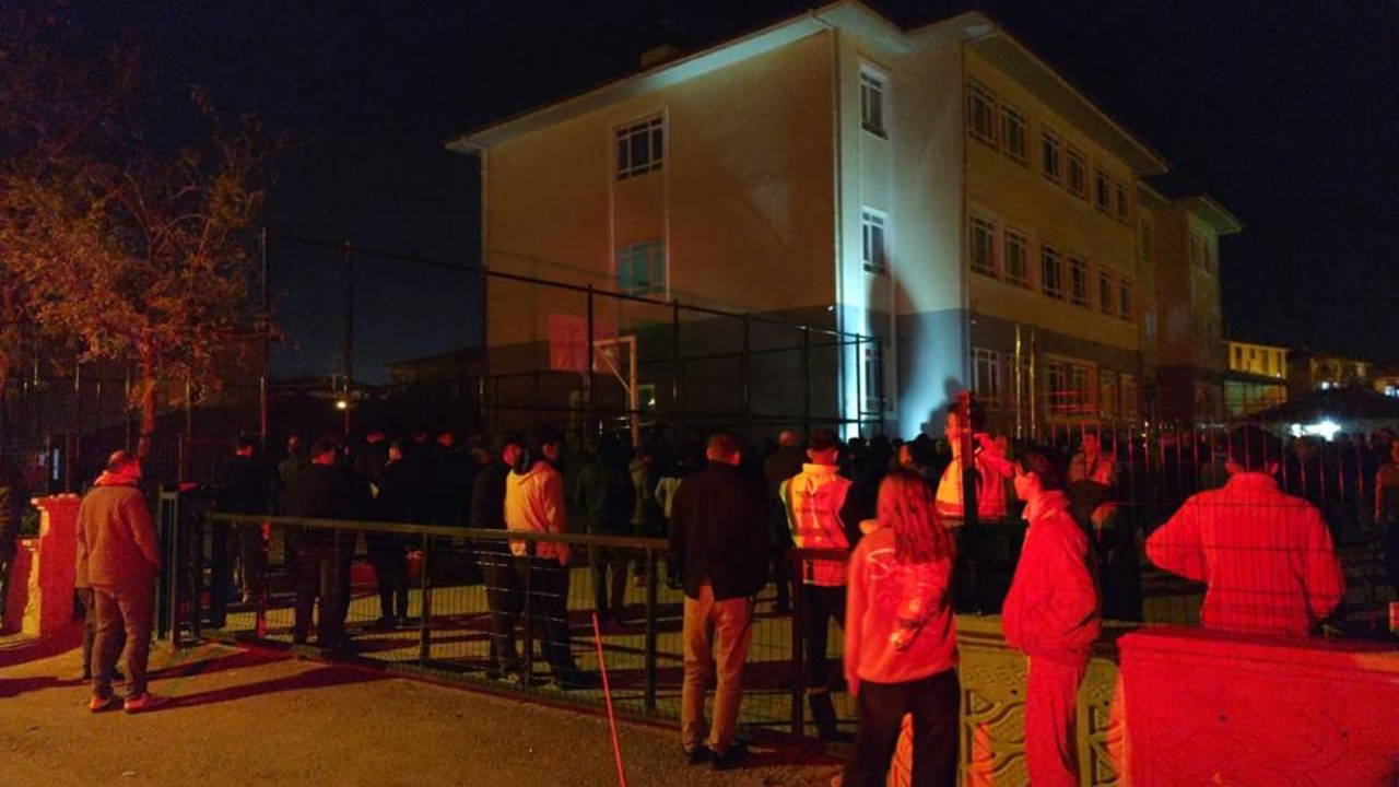 Aniden fenalaştı: 17 yaşındaki çocuk hayatını kaybetti