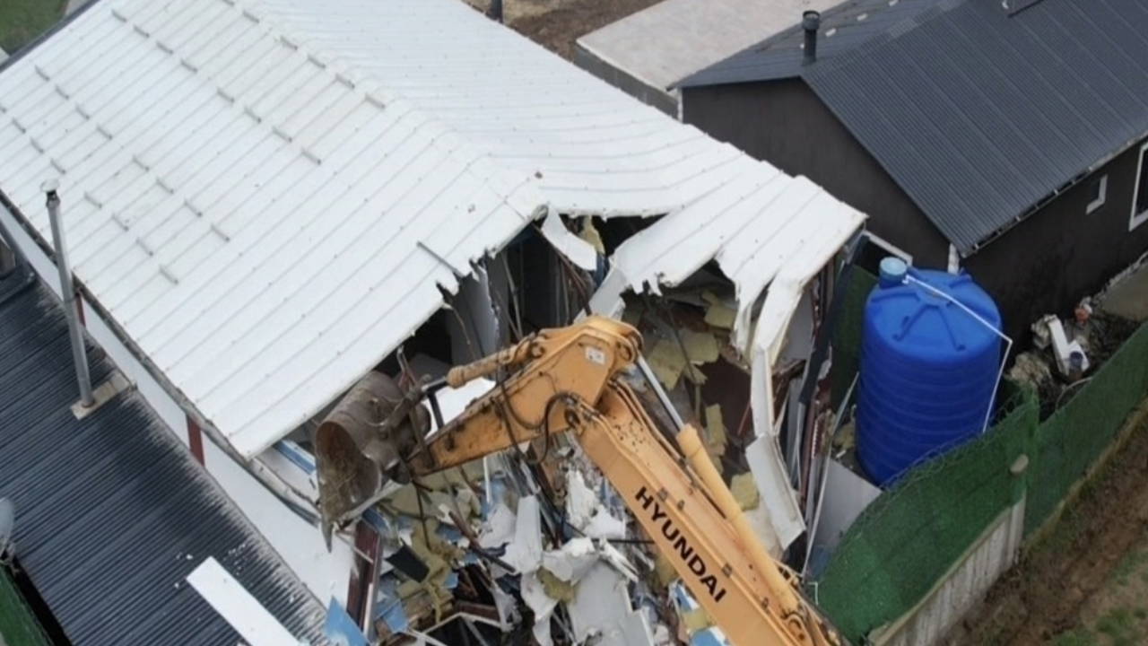 Çatalca'da Sinem'in katledildiği villa yıkıldı