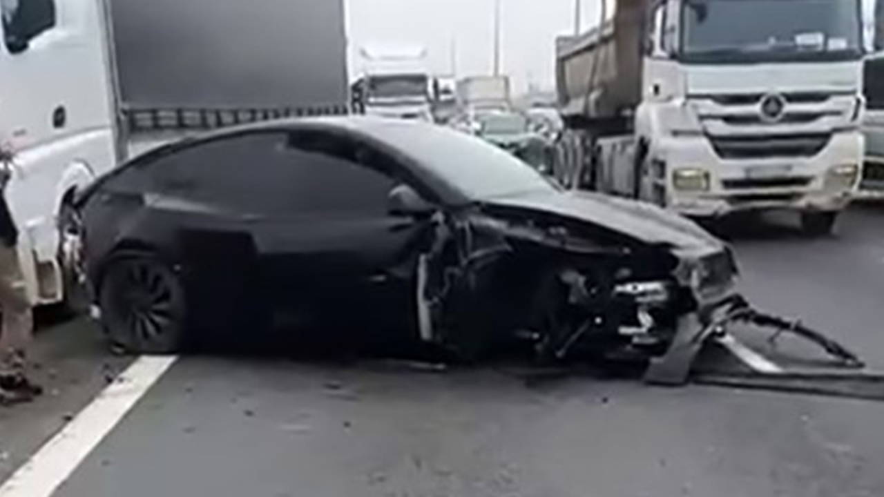 TEM’de Tesla dehşeti: Otopilot ters şeride daldı, firma 'kullanıcı hatası' dedi!