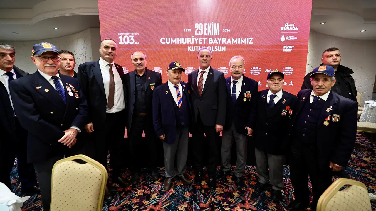 İBB Başkanvekili Nuri Aslan, Cumhuriyetin 103. yılında şehit yakınları ve gazilerle buluştu
