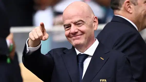 UEFA'dan, FIFA'nın futbol federasyonlarına baskısına sert tepki!