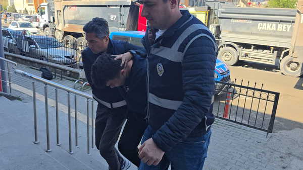 Okullarda eylem yapacağını söylemişti: Gözaltına alınan 20 yaşındaki şüpheli adliyeye sevk edildi