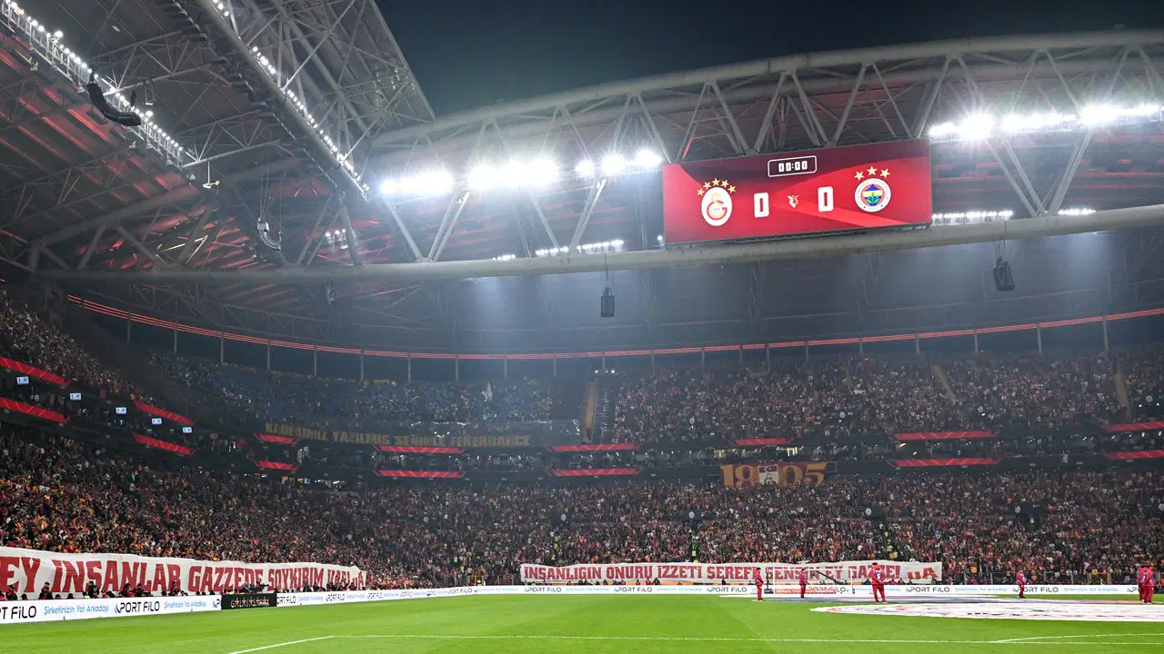 Galatasaray'a Fenerbahçe logosundan ceza