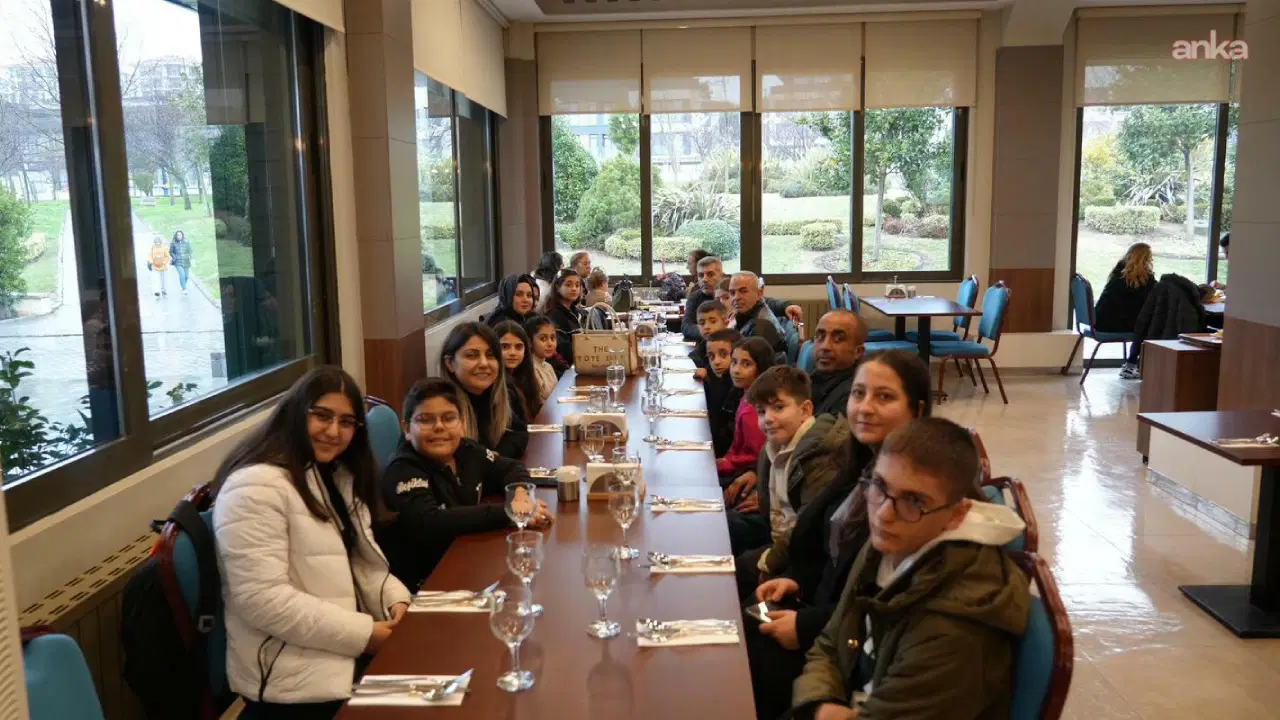 Adıyamanlı depremzede çocuklar Beşiktaş maçında seremoniye çıkıyor