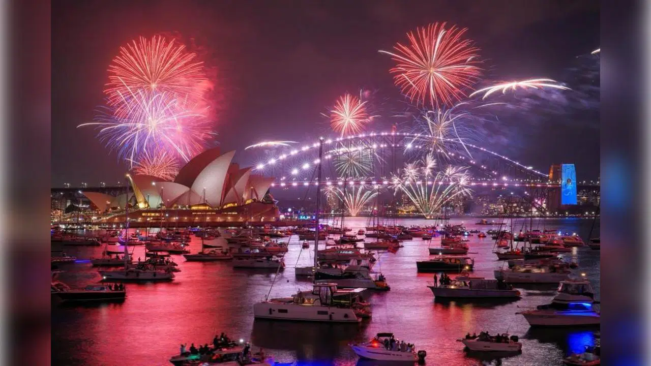 Yeni Zelanda 2026’ya havai fişeklerle girdi