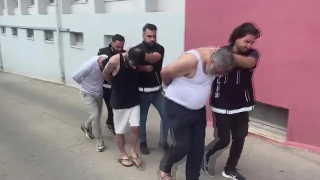 Uyuşturucuyla yakalandılar, 'kahve içiyorduk' dediler