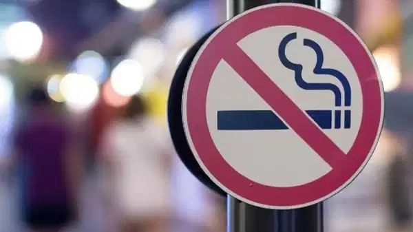 Yeni sigara yasakları geliyor: Açık alanda içilemeyecek, kasa arkasında satılamayacak...