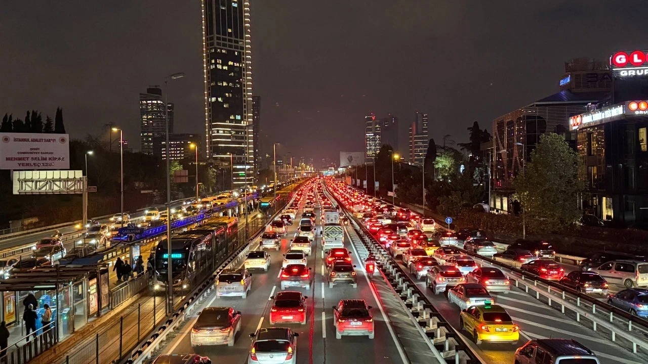 Araç sahipleri dikkat: İstanbul'da plaka kuralları sil baştan değişiyor