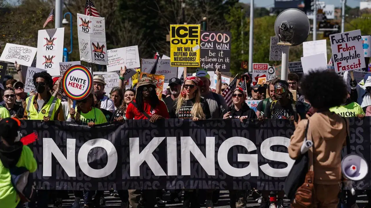 ABD genelinde 'No Kings' protestoları: Trump karşıtı gösteriler yayılıyor