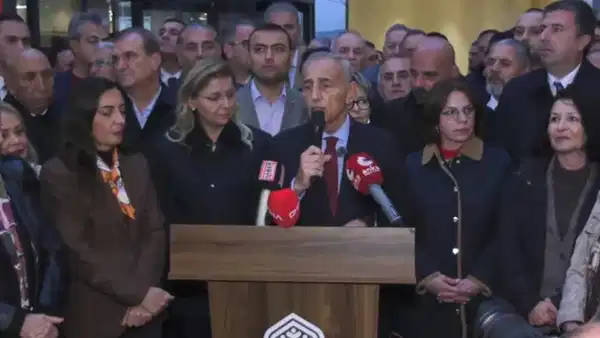 Son Dakika... İstanbul'da 4 belediye daha YENİ Parti'ye geçti